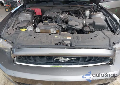 2013 Ford Mustang V6 Premium from USA, damaged, VIN 1ZVBP8AM1D5260370